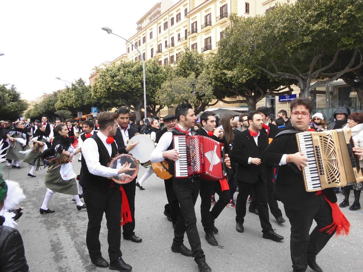 B&B Le 4 Stagioni Sul Viale, Belvedere Di อากริเจนโต ภายนอก รูปภาพ