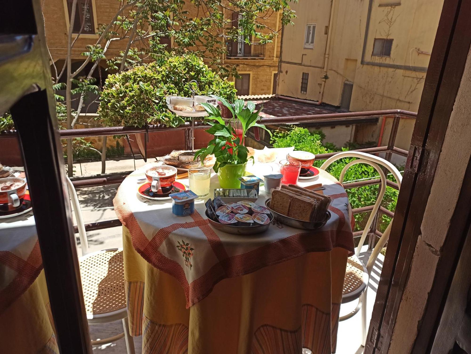 B&B Le 4 Stagioni Sul Viale, Belvedere Di อากริเจนโต ภายนอก รูปภาพ