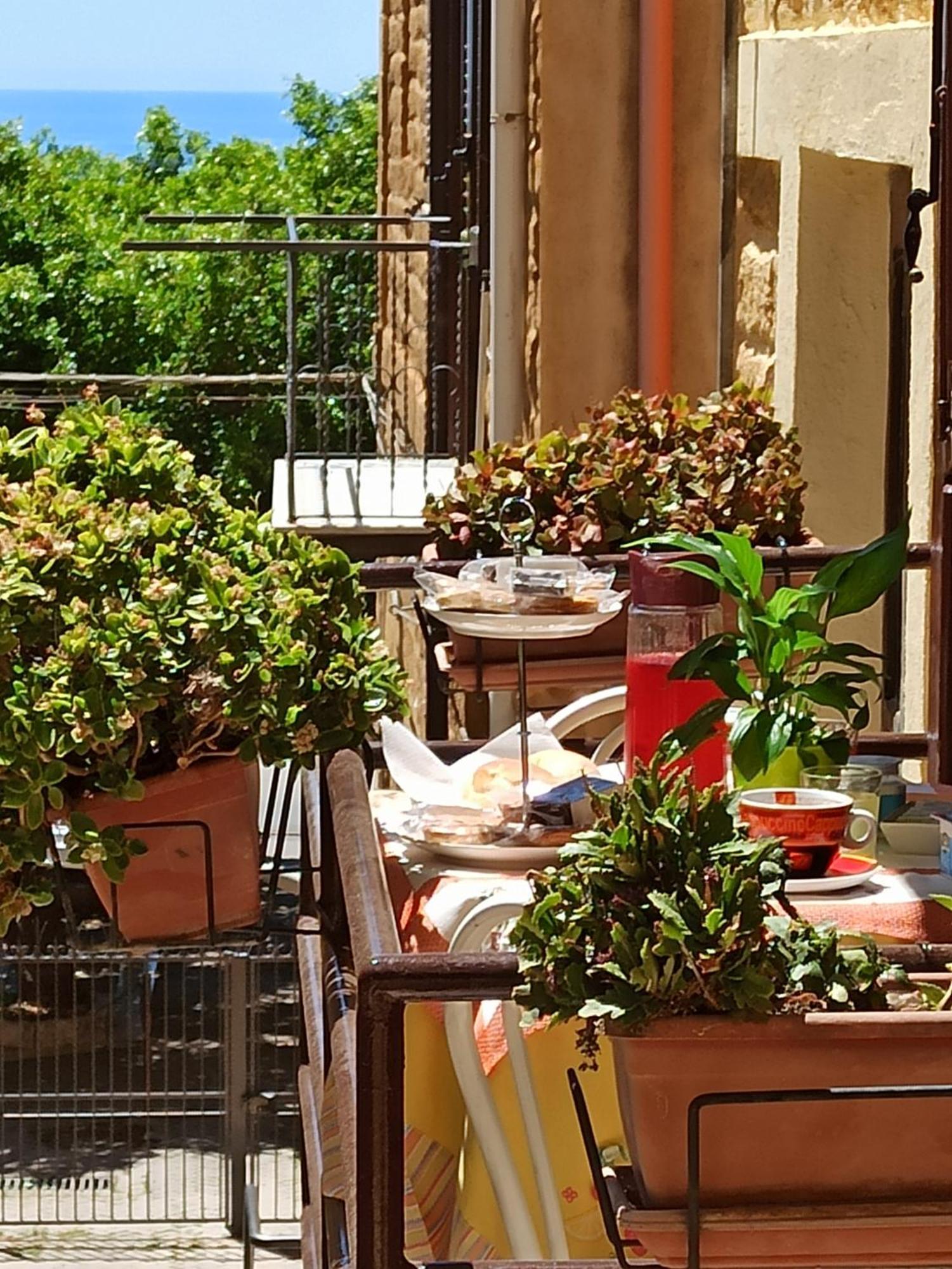B&B Le 4 Stagioni Sul Viale, Belvedere Di อากริเจนโต ภายนอก รูปภาพ